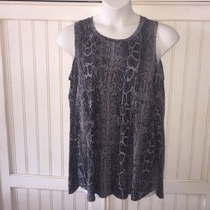 Long sleeve cold shoulder shirt